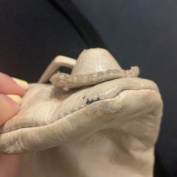 COPY - cream large balenciaga clutch - Picture 9 of 10